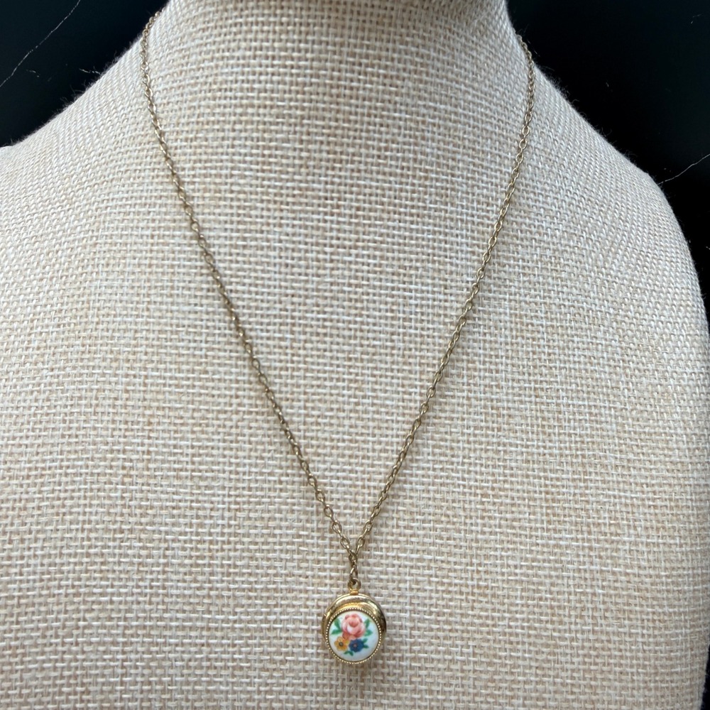 Vintage 1928 Jewelry Co Porcelain Rose Floral Locket Necklace Gold Tone